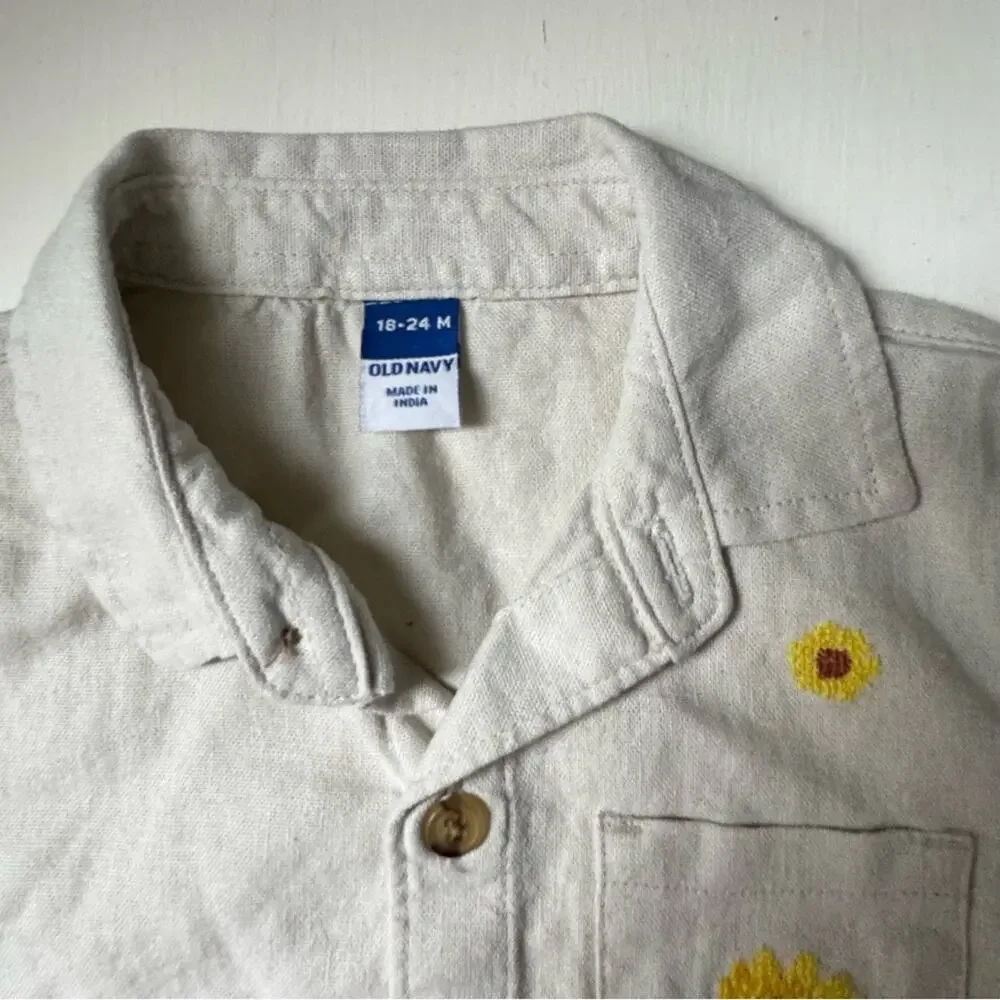 Old Navy Baby Button Front Short Sleeve  Embroidered Shirt Sz 18-24 M NWT